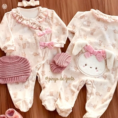 Macacão Plush Babadinhos Bordado Fofinho Bumbum Coelhinha Mimi