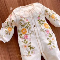 Macacão Moletinho Floral Bordado com Cristais Florença