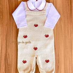 Jardineira Tricot Bordada com Body Golinha Viés Moranguinhos